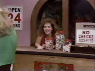Convenience Amass Girls (1987)