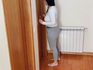 Hot stepmother masturbates abutting their way stepson to the